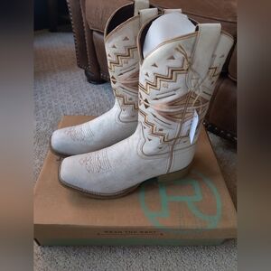 Roper Cream and Tan Heeled Boots